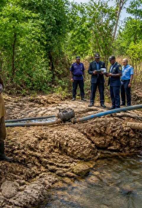 découvrez les enjeux sociaux et environnementaux liés au vol d'eau à travers une analyse approfondie du code pénal et de ses implications.